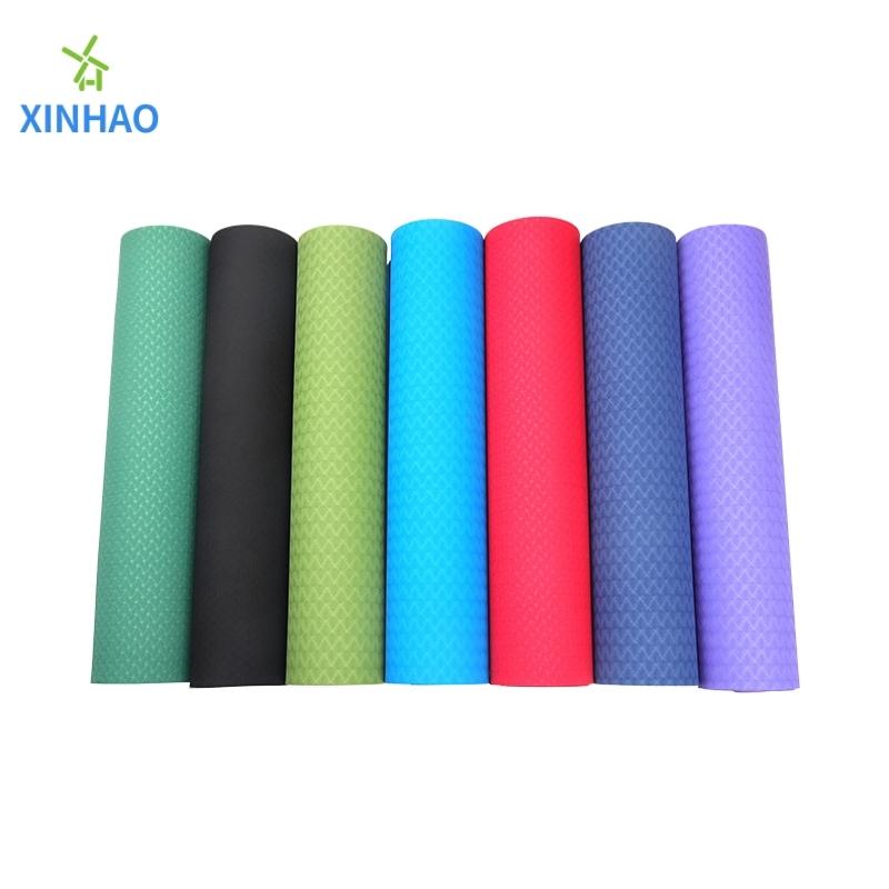 Protezione ambientale a doppio strato a doppio colore personalizzabile (4/6/8mm) tappetino da yoga TPE all\'ingrosso, adatto a yoga, fitness, pilates